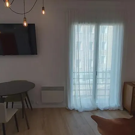 123 Sadi Carnot, Classe 2 Etoiles Apartamento