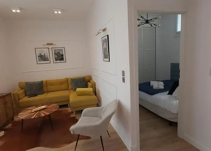 123 Sadi Carnot, Classe 2 Etoiles * Saint-Raphaël