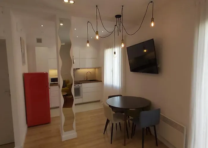 123 Sadi Carnot, Classe 2 Etoiles Apartament *